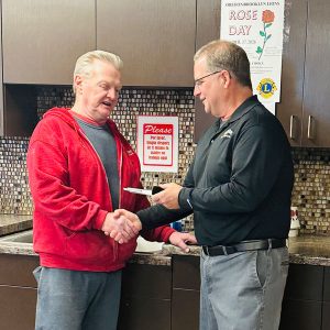 frank-and-mark-hand-shake-web frank-and-mark-hand-shake-web